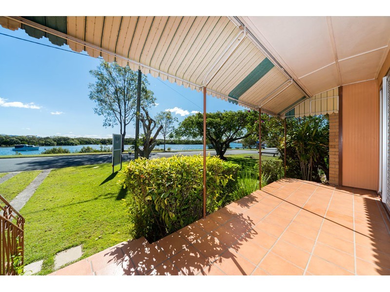 163 The Esplanade, Coombabah QLD 4216