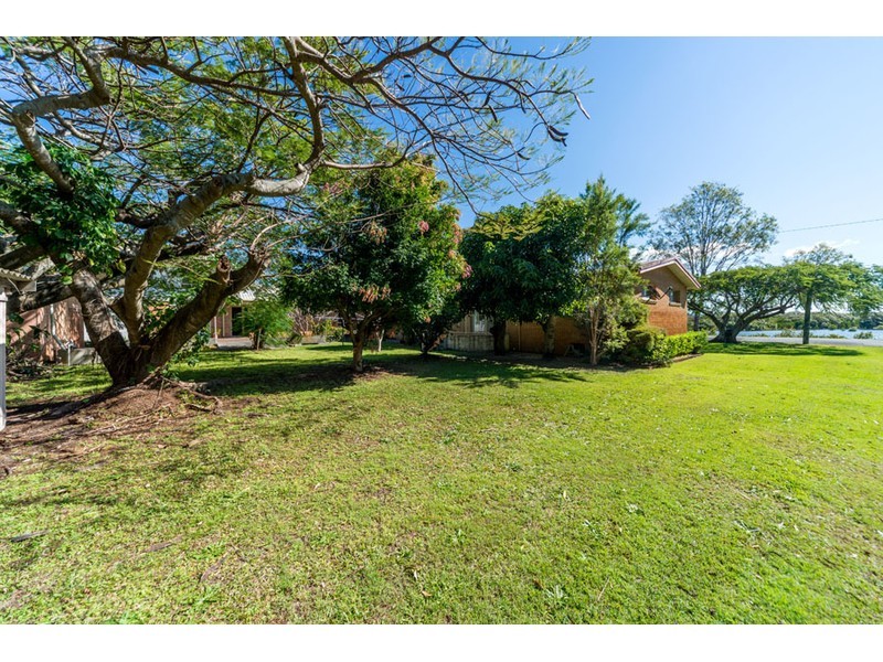 163 The Esplanade, Coombabah QLD 4216