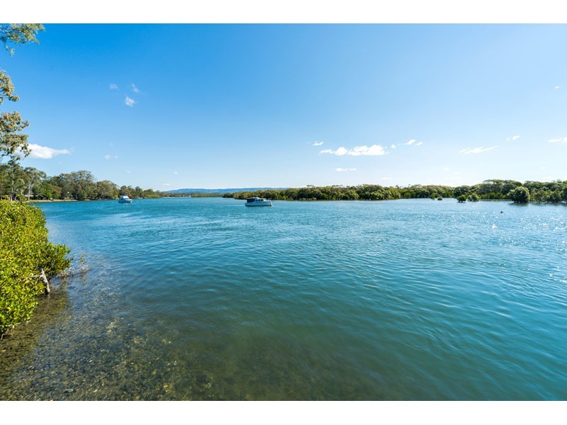 163 The Esplanade, Coombabah QLD 4216