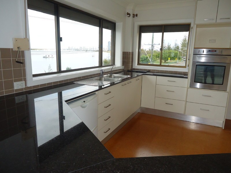 6/252 Marine Parade, Biggera Waters QLD 4216