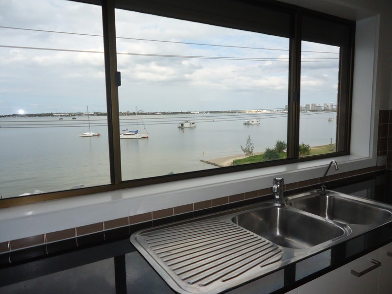 6/252 Marine Parade, Biggera Waters QLD 4216