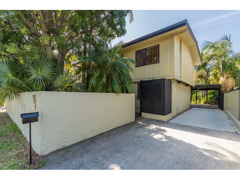 17 Iando Street, Coombabah QLD 4216