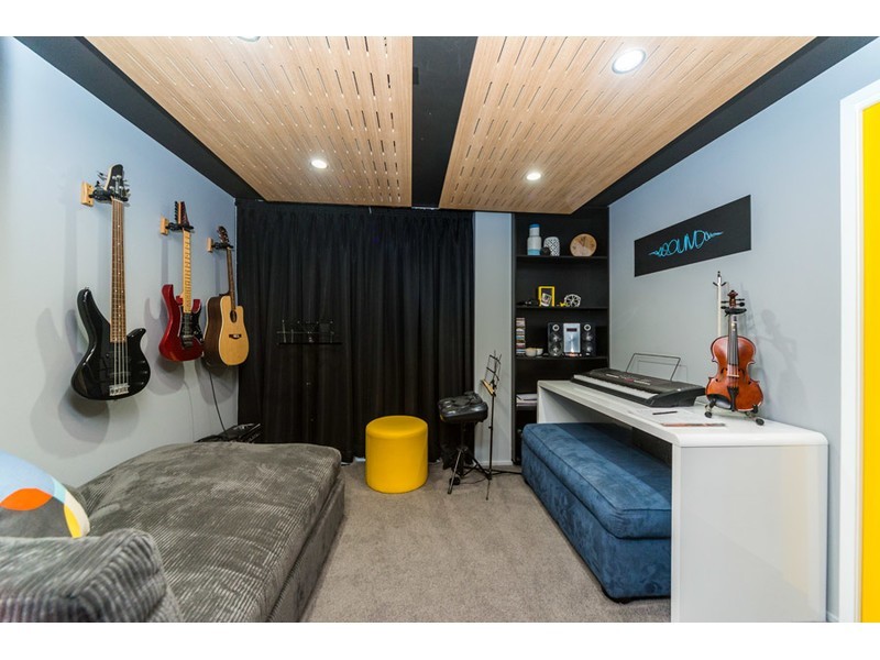 17 Iando Street, Coombabah QLD 4216