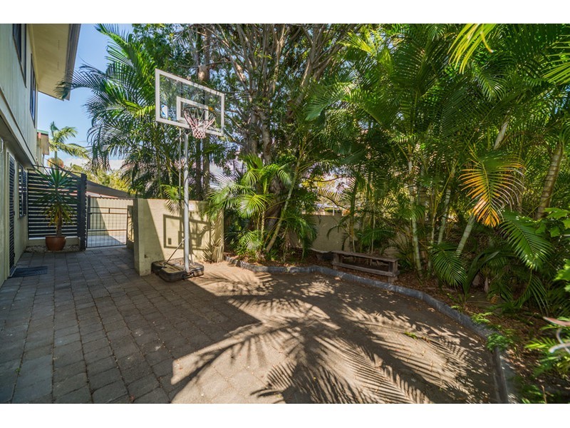 17 Iando Street, Coombabah QLD 4216