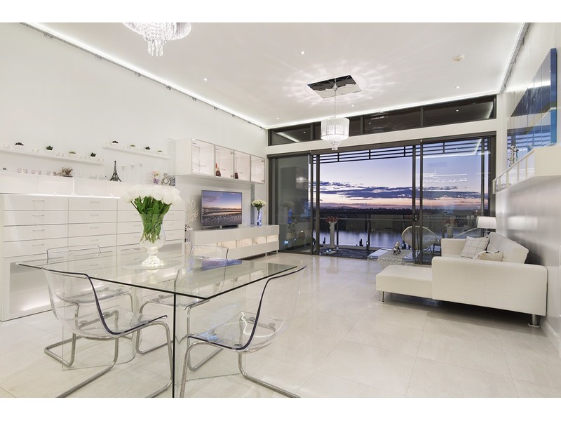 2403/1 Marina Promenade, Paradise Point QLD 4216