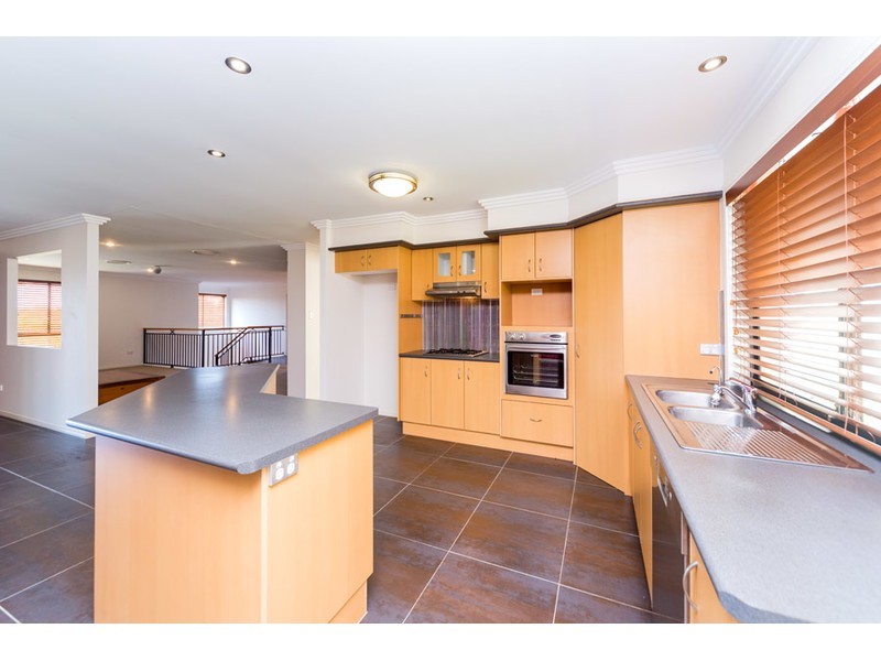 4 Tiger Drive, Arundel QLD 4214