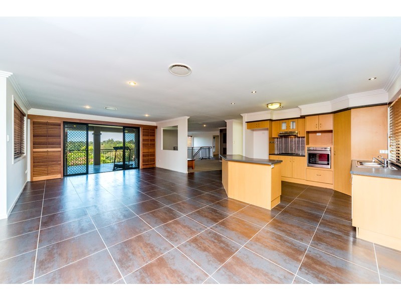 4 Tiger Drive, Arundel QLD 4214