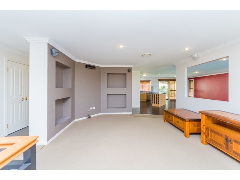 4 Tiger Drive, Arundel QLD 4214