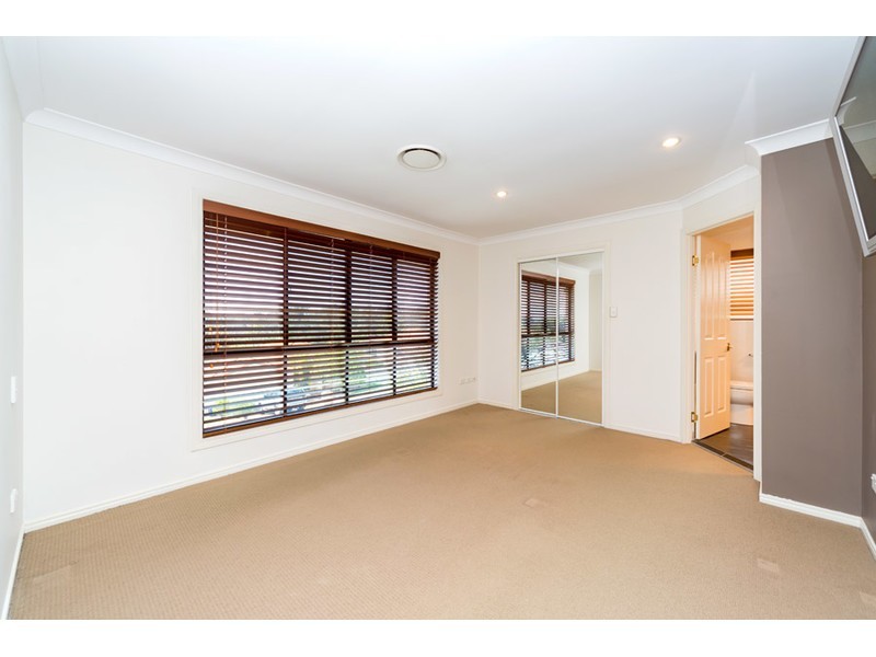 4 Tiger Drive, Arundel QLD 4214