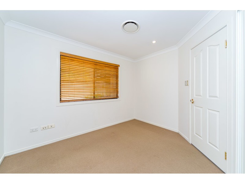 4 Tiger Drive, Arundel QLD 4214