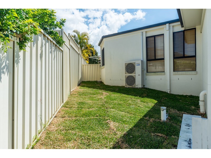 4 Tiger Drive, Arundel QLD 4214