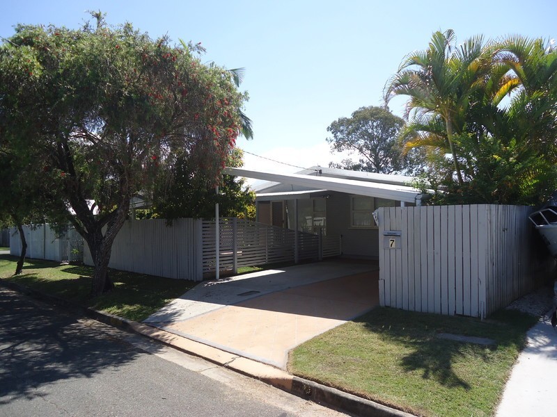 7 Saltash Street, Labrador QLD 4215