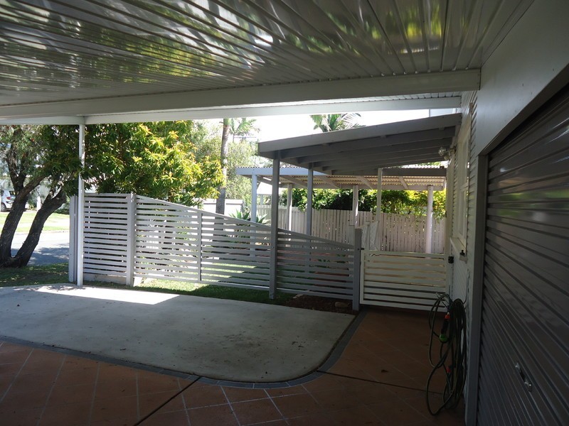 7 Saltash Street, Labrador QLD 4215