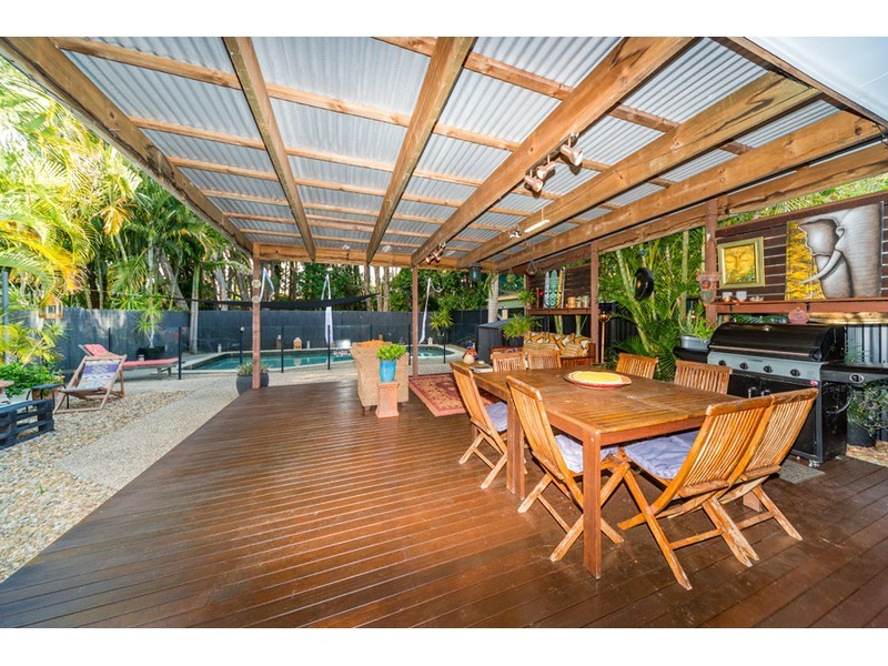 63 Nalkari Street, Coombabah QLD 4216