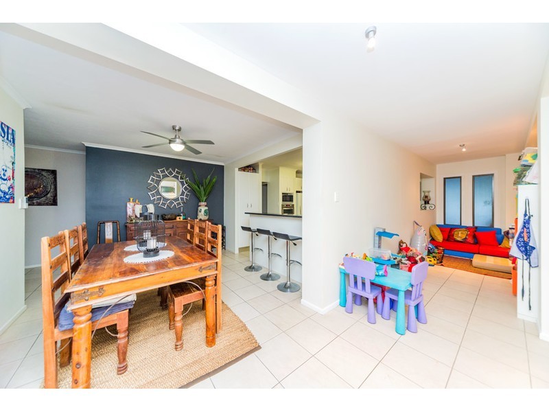 63 Nalkari Street, Coombabah QLD 4216