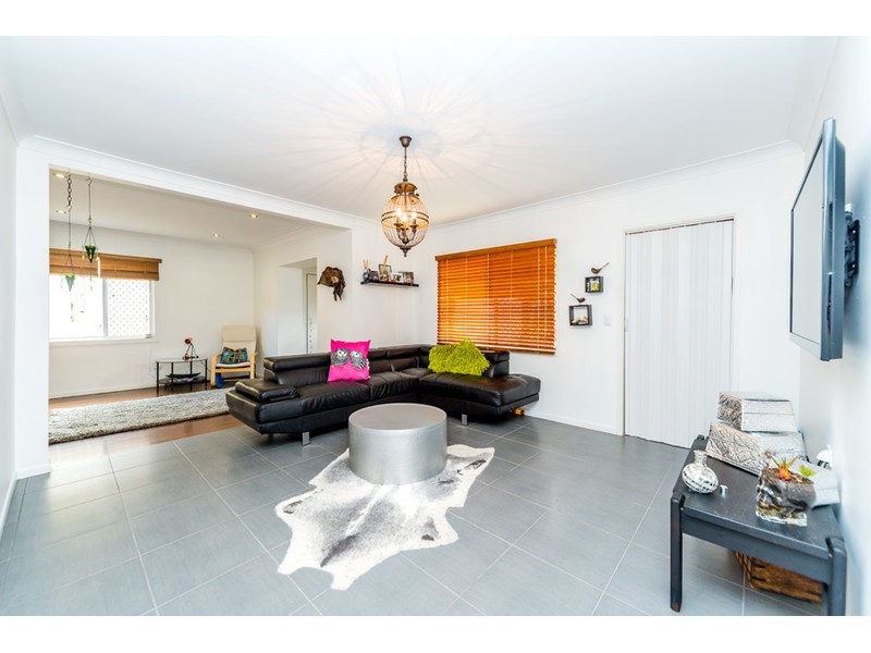 19 Annerley Avenue, Runaway Bay QLD 4216