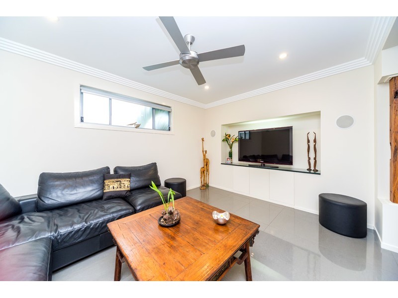 16 Teal Avenue, Paradise Point QLD 4216