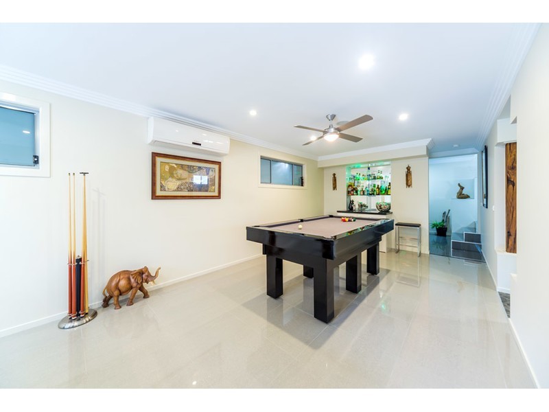 16 Teal Avenue, Paradise Point QLD 4216