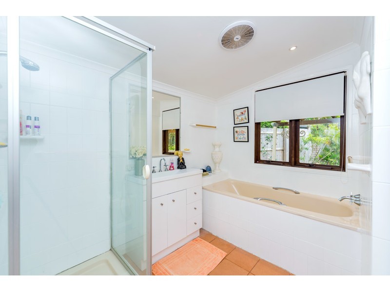 21 Sundown Drive, Paradise Point QLD 4216