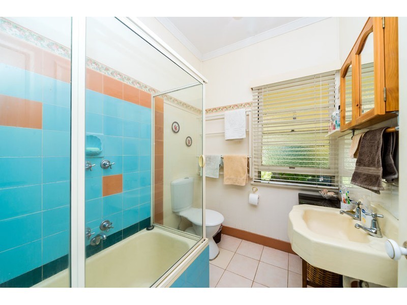 44 Brooke Avenue, Southport QLD 4215