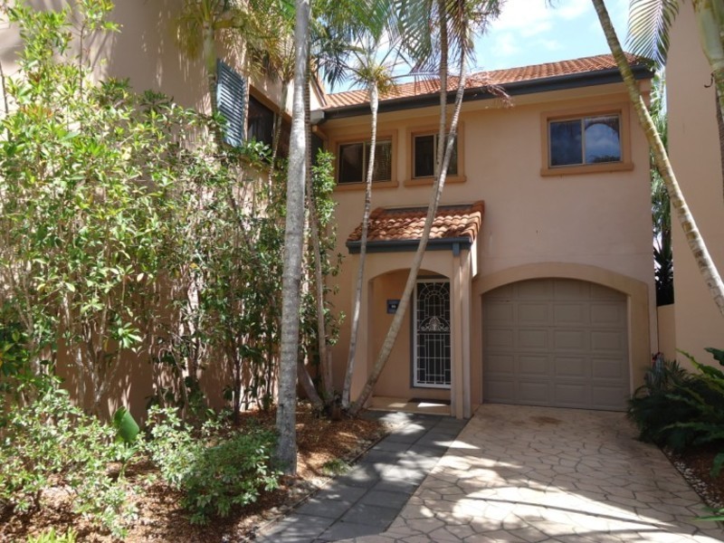 26 John Lund Drive, Hope Island QLD 4212