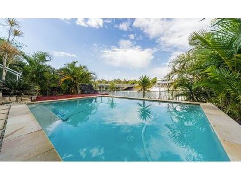 8 Quayside Drive, Helensvale QLD 4212