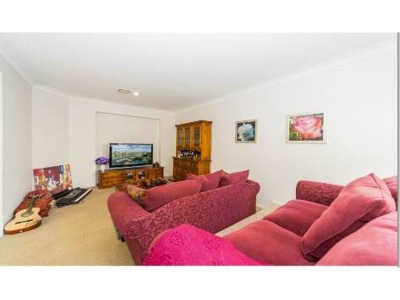 8 Quayside Drive, Helensvale QLD 4212
