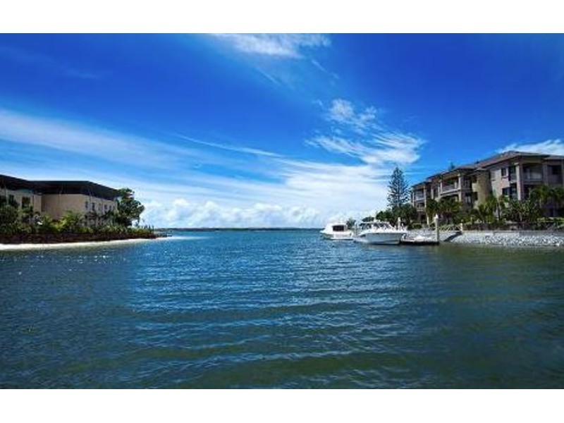 6/27-29 Madang Crescent, Runaway Bay QLD 4216