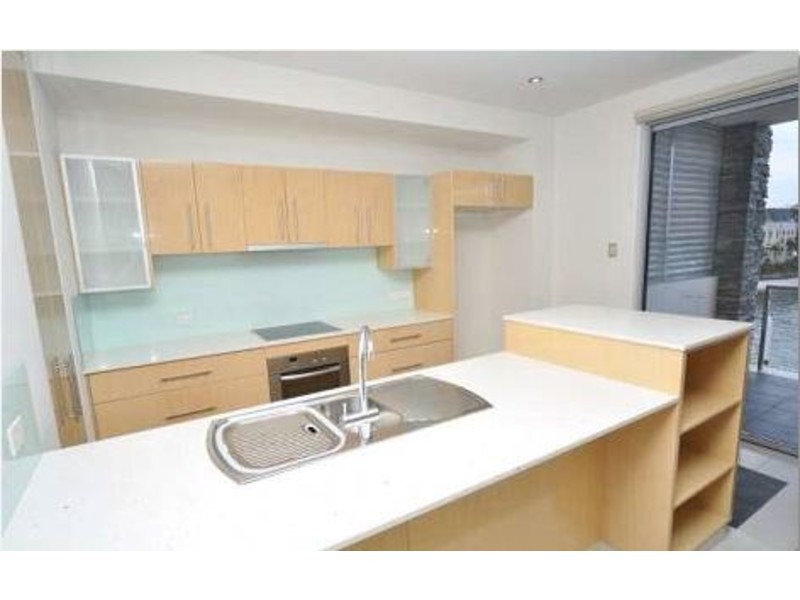 6/27-29 Madang Crescent, Runaway Bay QLD 4216