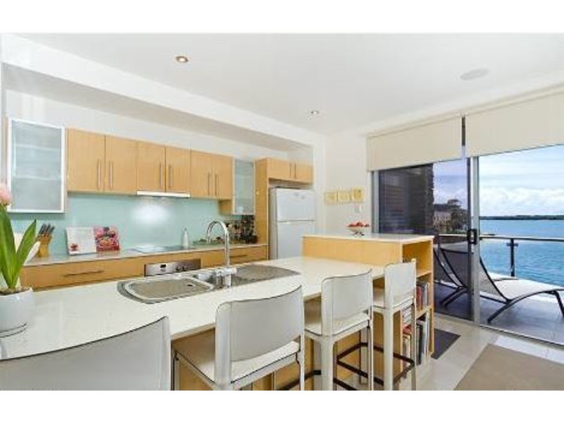 6/27-29 Madang Crescent, Runaway Bay QLD 4216