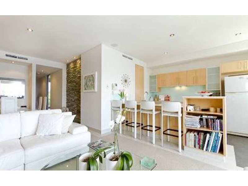 6/27-29 Madang Crescent, Runaway Bay QLD 4216