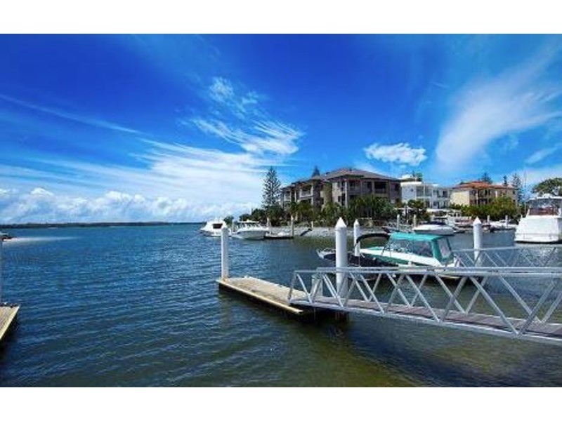 6/27-29 Madang Crescent, Runaway Bay QLD 4216