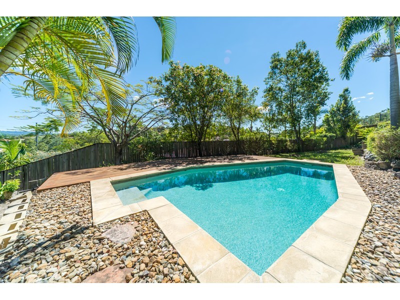 19 Austral Crescent, Pacific Pines QLD 4211