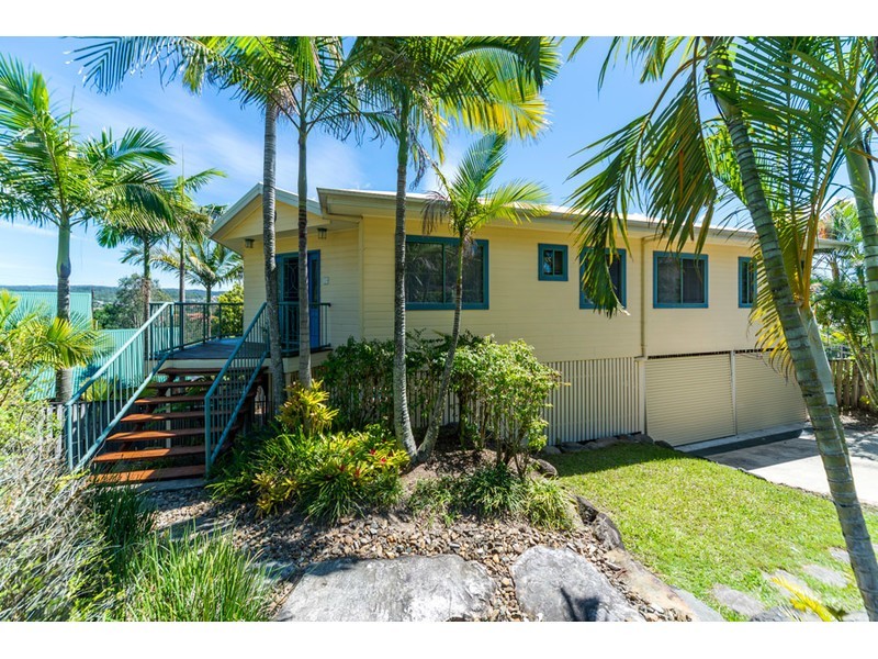 19 Austral Crescent, Pacific Pines QLD 4211