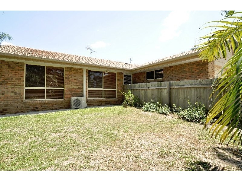 2/42 Village Way, Oxenford QLD 4210