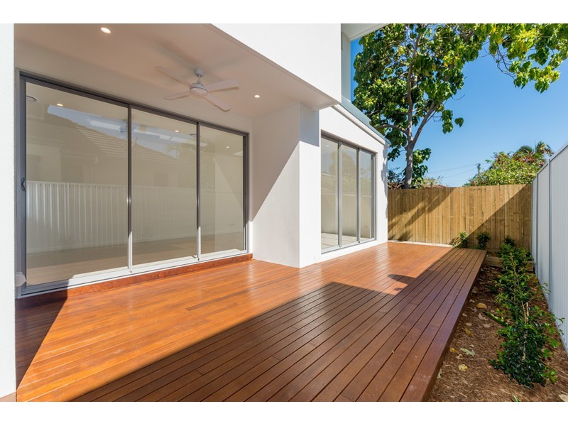 10B Drake Avenue, Paradise Point QLD 4216