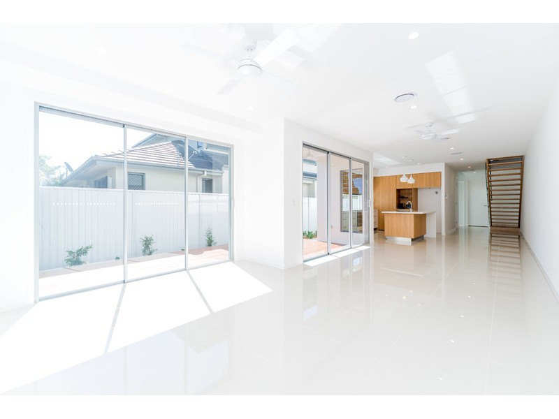 10B Drake Avenue, Paradise Point QLD 4216