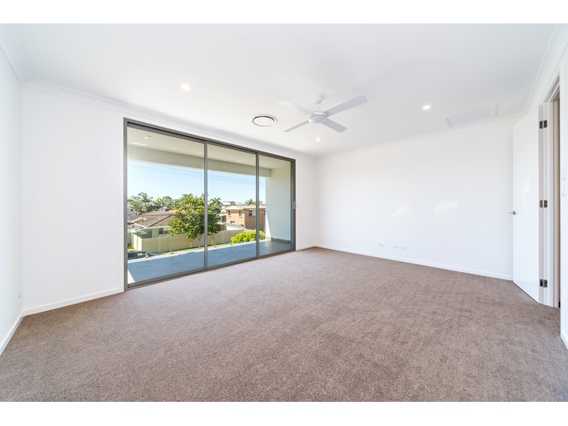 10B Drake Avenue, Paradise Point QLD 4216