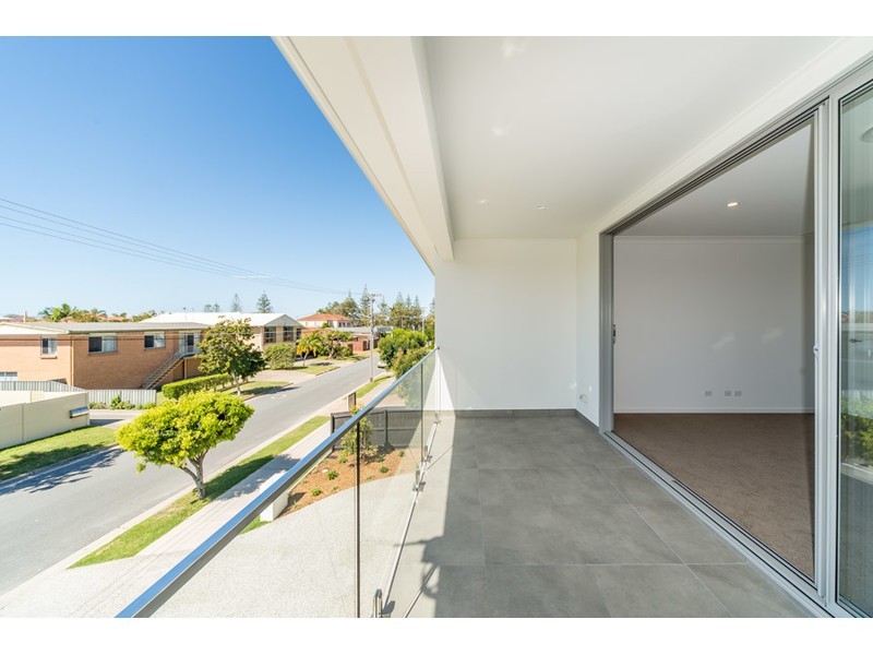 10B Drake Avenue, Paradise Point QLD 4216