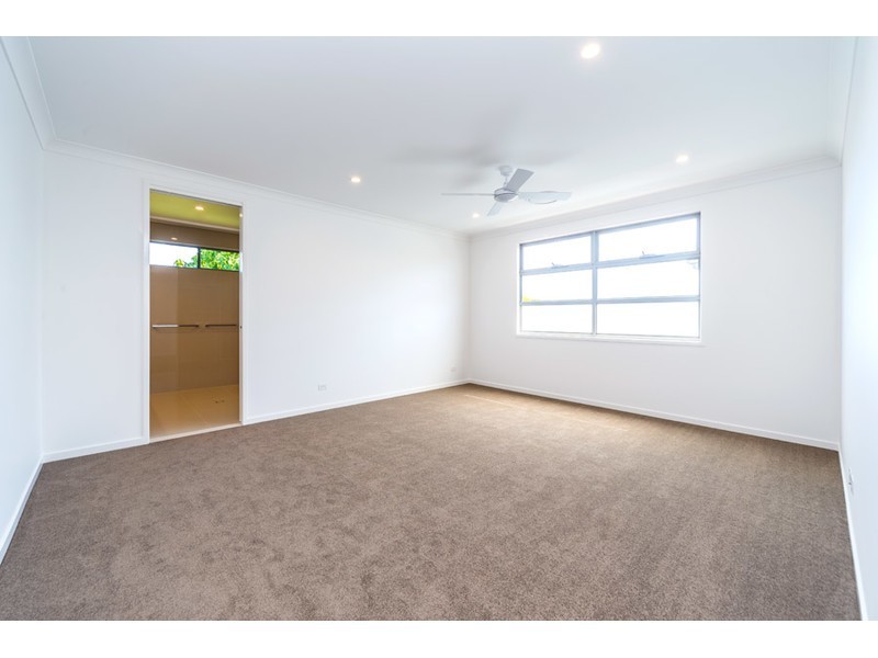 10B Drake Avenue, Paradise Point QLD 4216