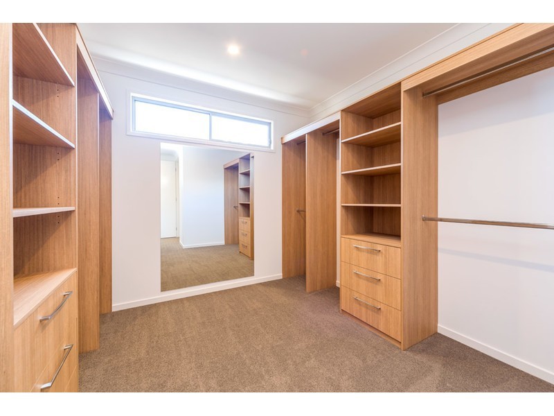 10B Drake Avenue, Paradise Point QLD 4216