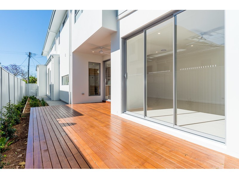 10B Drake Avenue, Paradise Point QLD 4216