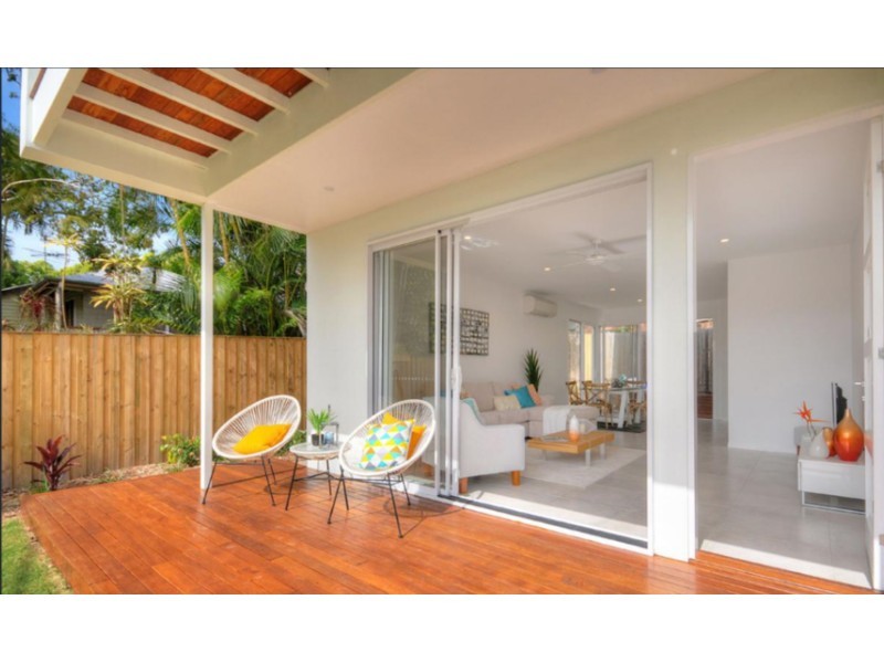 2 Fitch Lane, Labrador QLD 4215
