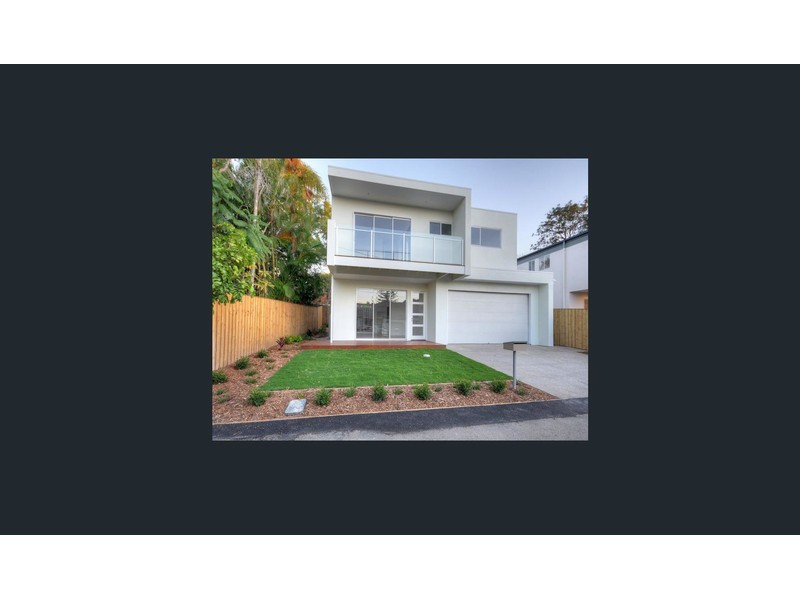 2 Fitch Lane, Labrador QLD 4215