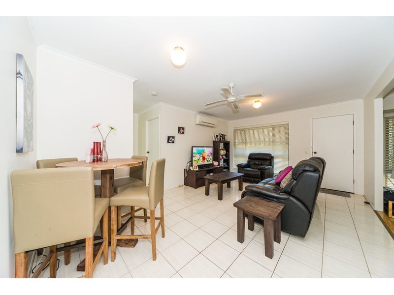 2/7 Jean Street, Labrador QLD 4215