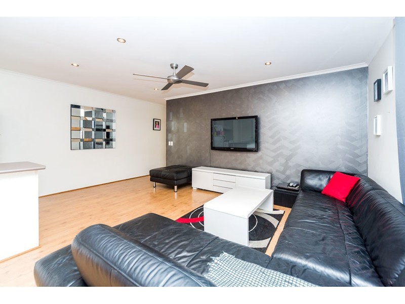 1/7 Callistemon Court, Arundel QLD 4214