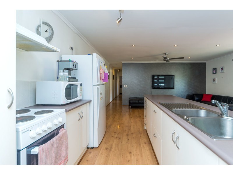 1/7 Callistemon Court, Arundel QLD 4214