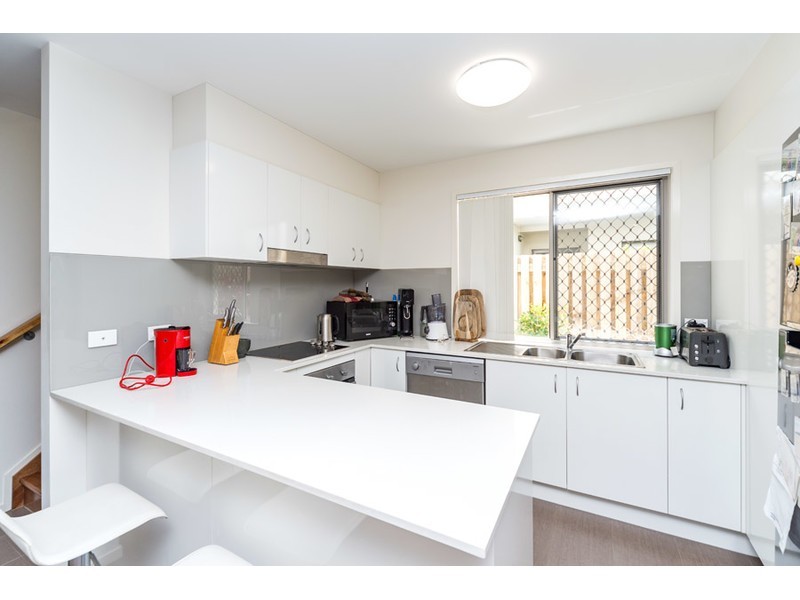 22 La Savina Drive, Coombabah QLD 4216