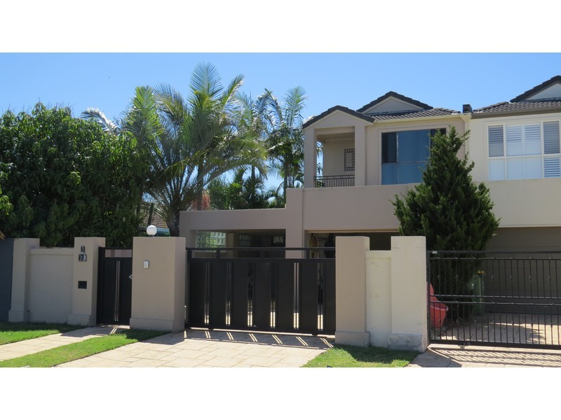 2/23 Vaggelas Crescent, Biggera Waters QLD 4216