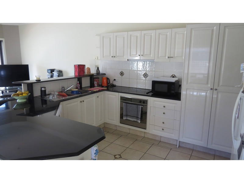 2/23 Vaggelas Crescent, Biggera Waters QLD 4216